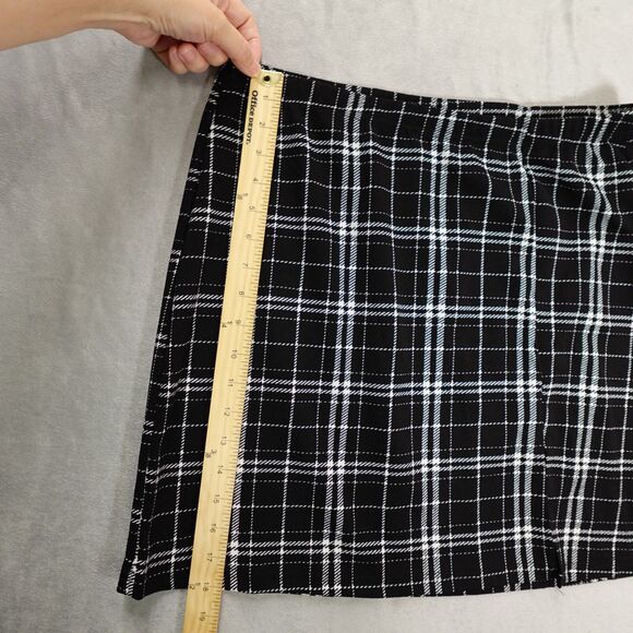 Shein Curve Mini Skirt 1XL Black Plaid Whimsigoth Dark Academia School Girl Y2k - Picture 6 of 10